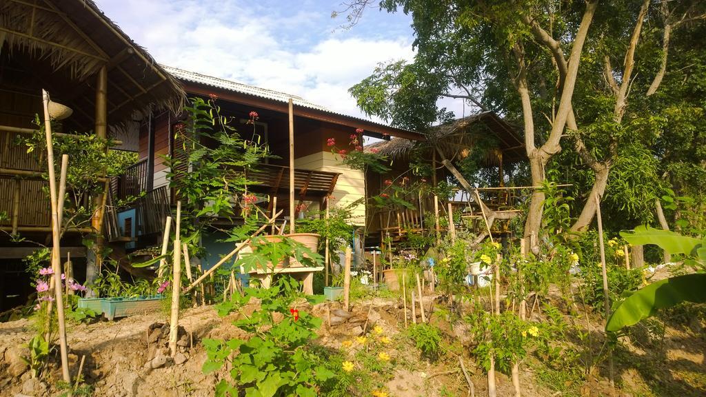 Appartamento Cast Away Nonthaburi Esterno foto