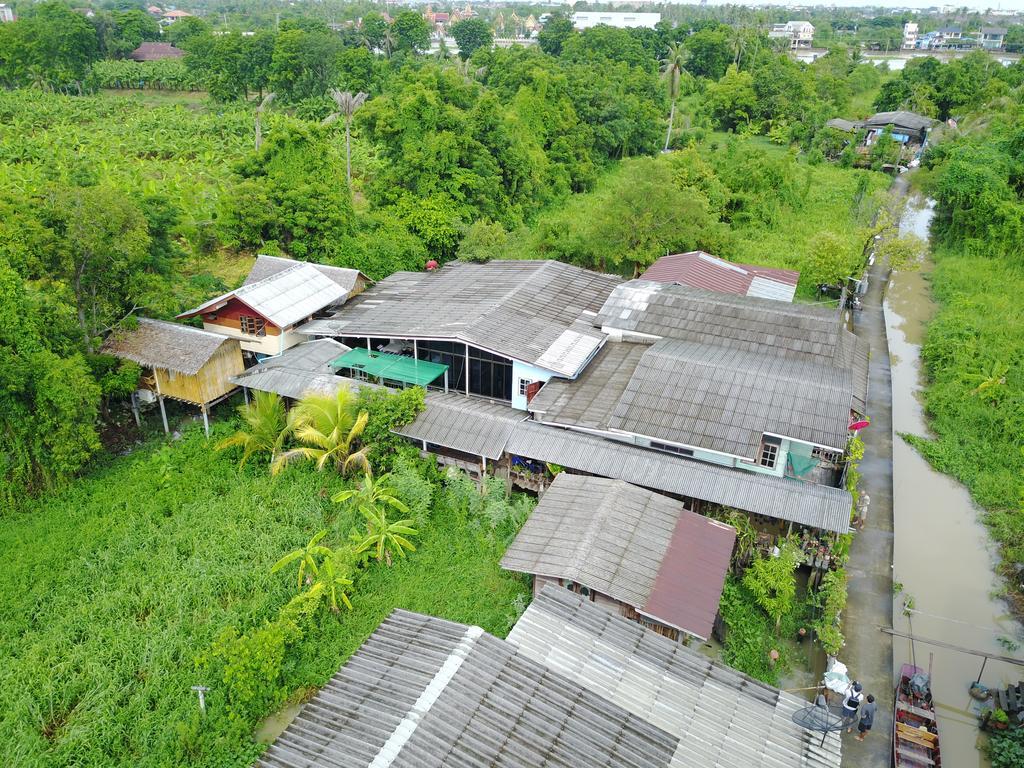 Appartamento Cast Away Nonthaburi Esterno foto
