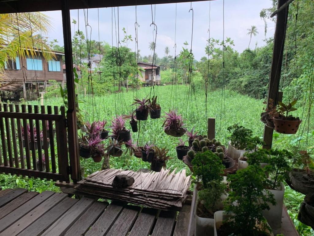 Appartamento Cast Away Nonthaburi Esterno foto