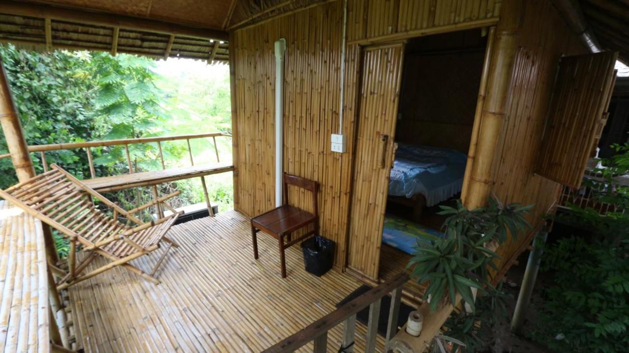 Appartamento Cast Away Nonthaburi Esterno foto